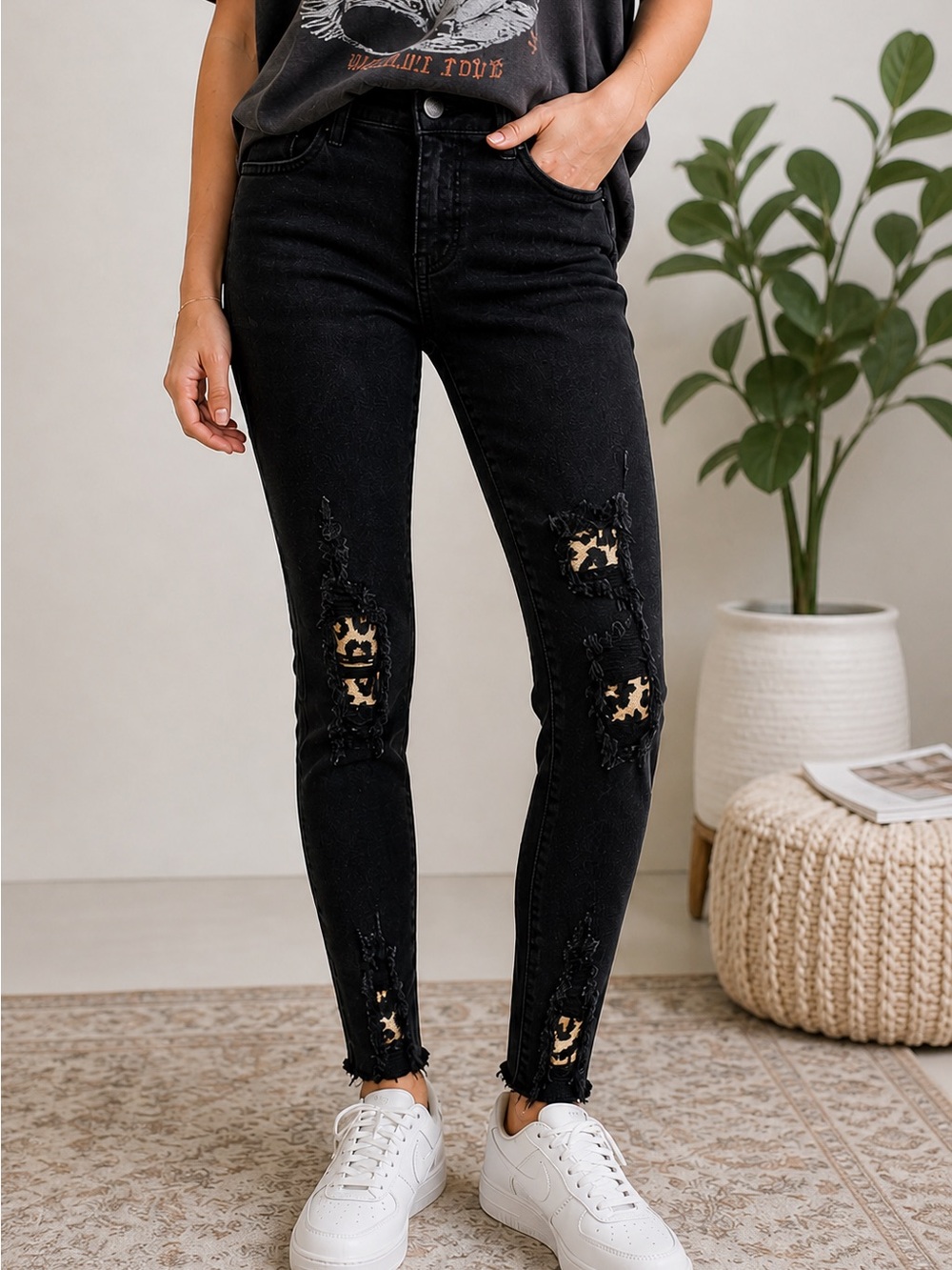 Judy Blue Leopard Distressed Black Skinny Jeans Mid Rise Size 7 28 NWT